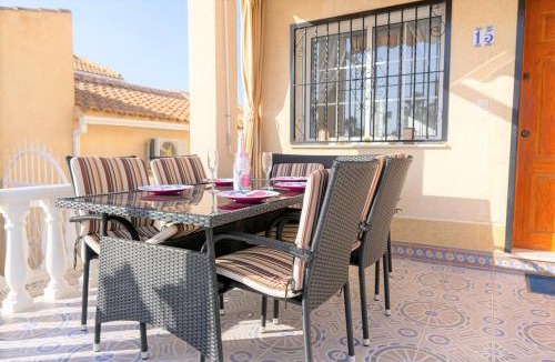 Los Balcones Villa | Spacious 2 Bed Detached Villa with communal pool