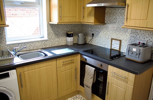 St Helens Apartment | Spacious 2-Bed Flat | Near St Helens Centre + WiFi