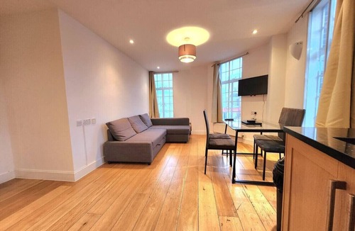 Stockwell Apartment | Spacious 2-Bed Flat - Close to Tube, Sleeps 6