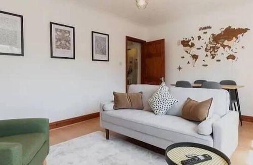 Southampton Apartment | Spacious 2-Bed in Southampton | Hospital & Docks