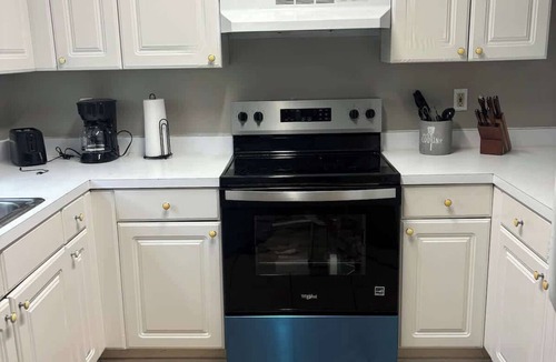 Bryant Apartment | Spacious 2 Bedroom/1.5 Bath Apartment - Bryant #1