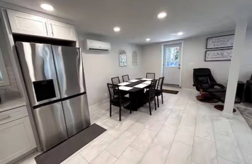 Hyannis Apartment | Spacious 2-bedroom apartment with AC in Barnstable