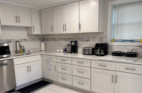 Hyannis Apartment | Spacious 2-bedroom apartment with AC in Barnstable