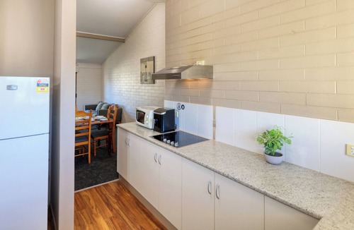 Emerald Apartment | Spacious 2 Bedroom Apartment 88 Sq, swimming pool, garden views, sports lounge