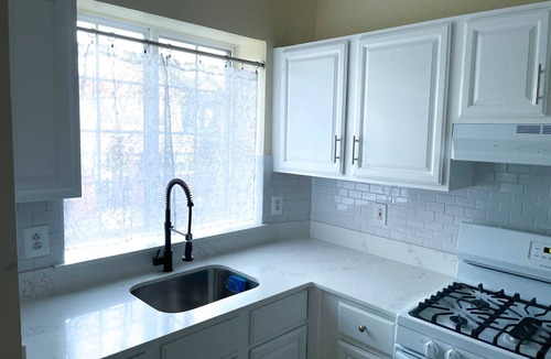 Brooklyn Apartment | Spacious 2 bedroom apartment with Patio! As Seen On Arbnb 5 star listing!