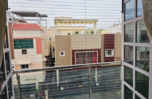 Iyyappanthangal Apartment | Spacious 2-bedroom apartment with AC in Chennai near Trade Center, Airport, DLF