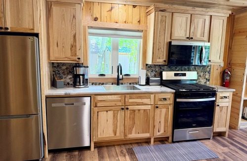 Au Train Cabin | Spacious 2 Bedroom Cabin @ Northwoods Resort