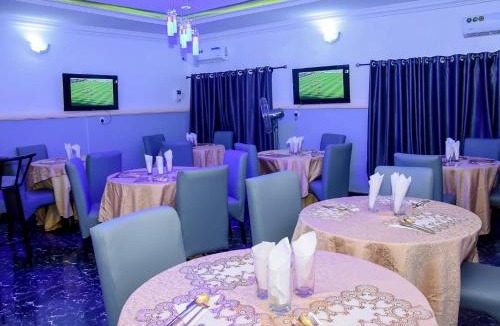 Ota Hotel | Spacious 2-Bedroom Diamond Suite in Ota