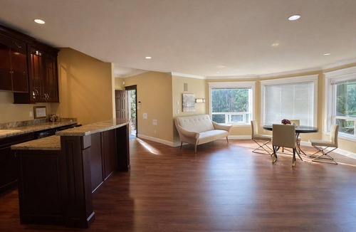 Westwood Plateau House | Spacious 2-Bedroom Executive Suite | Private Entrance | Free Parking | 1,380 SF