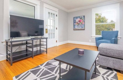 North of Grand House | Spacious 2 Bedroom Home Near Ingersoll & Downtown