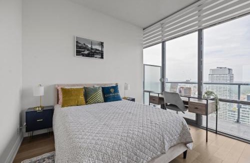 Bay Cloverhill Apartment | Spacious 2 Bedroom High Floor with Skyline View with Balcony in DT Toronto