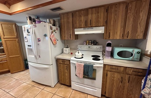 Eustis House | Spacious 2-bedroom house in tranquil Eustis neighborhood