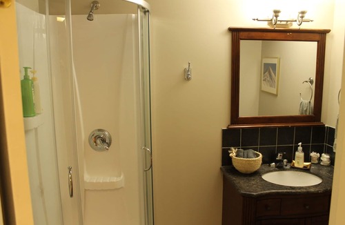 Revelstoke House | Spacious 2 Bedroom Suite 2 Minutes From Ski Hill - Now with Hot Tub!