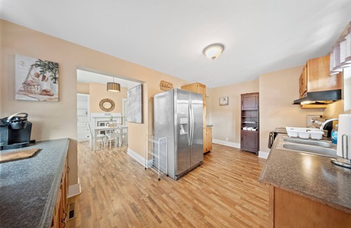 Ashland Apartment | Spacious, 2-Bedroom Unit with Laundry, Ashland KY-Near UK/KDMC Hospital!