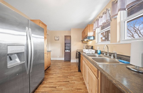 Ashland Apartment | Spacious, 2-Bedroom Unit with Laundry, Ashland KY-Near UK/KDMC Hospital!