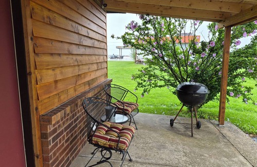 Monroe City Apartment | Spacious 2-bedroom apartment with boat parking and outdoor space in Monroe City