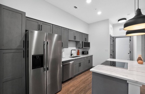 Parker Lane Apartment | Spacious 2-bedroom with modern finishes