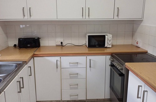 Paphos Apartment | Spacious 2 BR appartment near mall-Internet 1Gbps