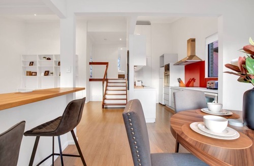 Potts Point Apartment | Spacious 2 BR Home in the Heart of Potts Point