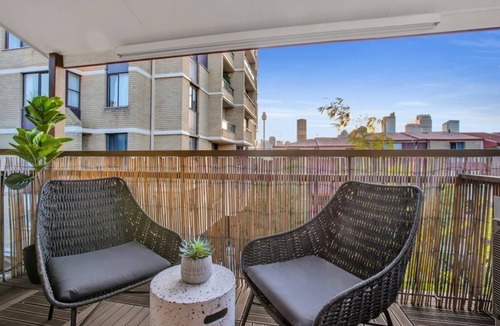 Potts Point Apartment | Spacious 2 BR Home in the Heart of Potts Point