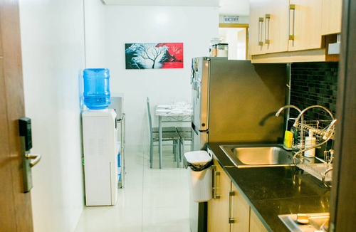 Barangay 76 Condo | Spacious 2 BR with 2 Bathroom Oasis Across MoA Sleeps 6 Guests