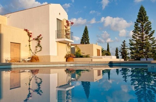 Koutouloufari Condo | Spacious 2-Level Maisonette Villa, Stunning Views
