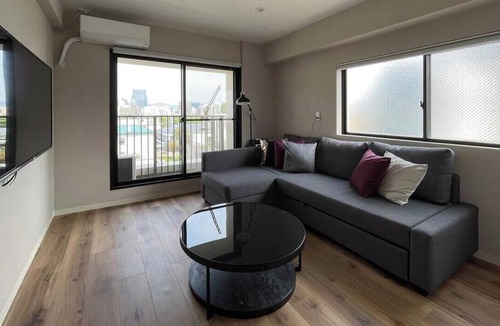 Hiroshima City Centre Apartment | Spacious 2-Level Apt with 4 Bedrooms | Up to 16