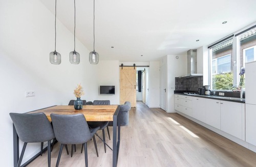 Leidschendam Apartment | Spacious 2-person apartment