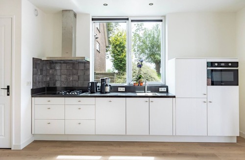 Leidschendam Apartment | Spacious 2-person apartment
