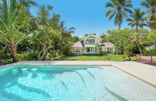 Petitenget House | Spacious 2 Villas combined, 9 bedrooms, 2 pools