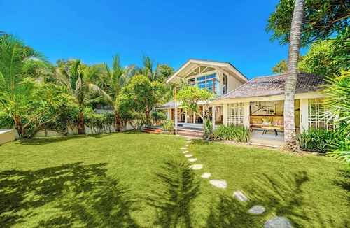 Petitenget House | Spacious 2 Villas combined, 9 bedrooms, 2 pools