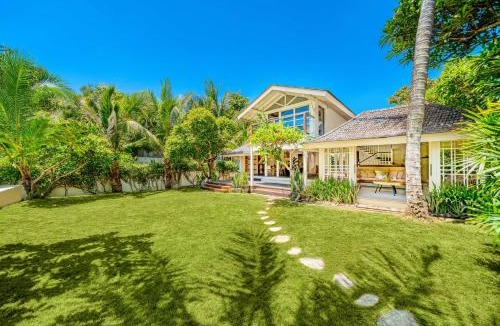 Petitenget House | Spacious 2 Villas combined 9 bedrooms 2 pools