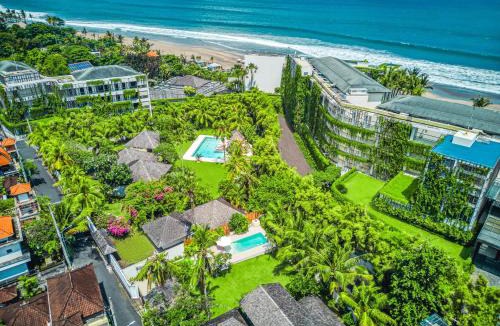 Petitenget House | Spacious 2 Villas combined 9 bedrooms 2 pools