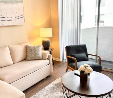 Del Rey Apartment | Spacious 2B 2B Apartment in Marina Del Rey with Pool