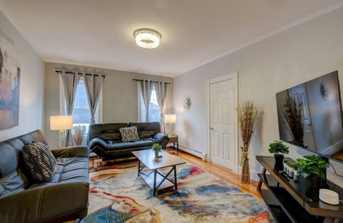Roxbury Apartment | Spacious 2bd/1ba | Free Parking | 3D TOUR 9372