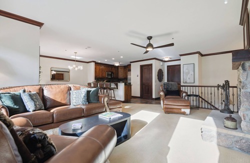Beaver Creek Condo | Spacious 2BD + Den, Ski In Out In the Heart of Beaver Creek Village Pool jacuzzi