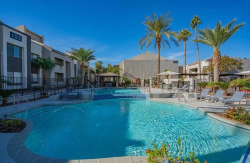 South Scottsdale Apartment | Spacious 2BD - Parking, Gym, Pool - Sleep 8 - 5Min Casino