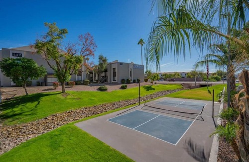 South Scottsdale Apartment | Spacious 2BD - Parking, Gym, Pool - Sleep 8 - 5Min Casino