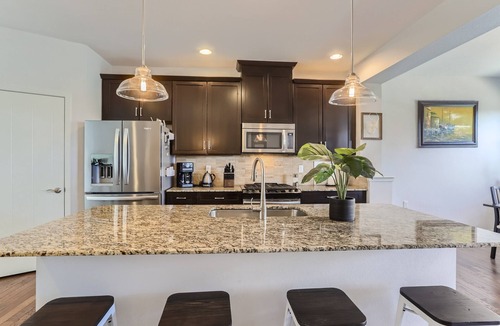 Louisville House | Spacious 2BDR Modern Townhome in Louisville