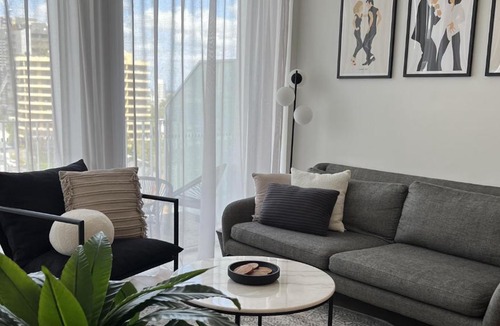 Spring Hill Apartment | Spacious 2bed 2bath Apartment with City Views