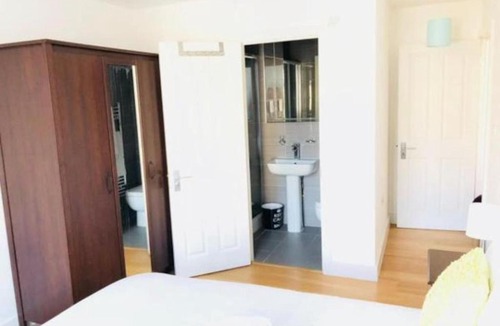 Stockwell Apartment | Spacious 2bed 2bath by Station Stockwell (4)