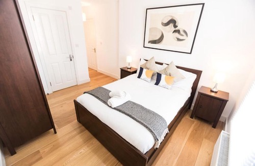 Stockwell Apartment | Spacious 2bed 2bath by Station Stockwell (4)