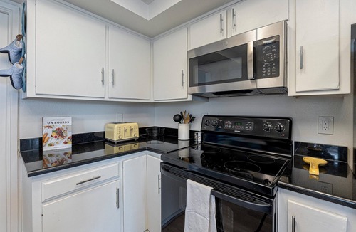 El Montevideo House | Spacious 2Bed 2bath condo w/pool and spa!