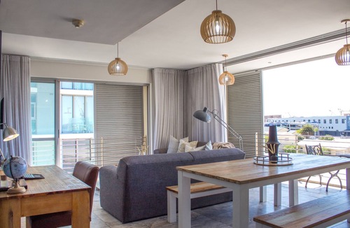 Victoria and Alfred Waterfront Apartment | Spacious 2Bed Harbor Haven | V&A Waterfront Canals
