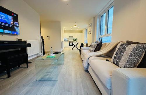 Marlborough Apartment | Spacious 2Bedroom Entire Luxury Flat in London