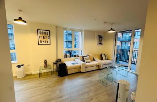 Marlborough Apartment | Spacious 2Bedroom Entire Luxury Flat in London