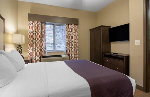 Lake Delton Resort | Spacious 2BR/2BA Villa at Odyssey Dells — Adventure Awaits!