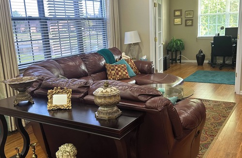 Schererville House | Spacious 2BR/2BA Home w/Modern Comforts – Near Chicago & Indiana Dunes!