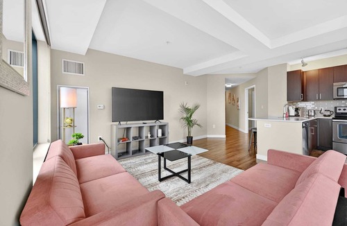 Chinatown Apartment | Spacious 2BR/2BA overlooking Boston Common
