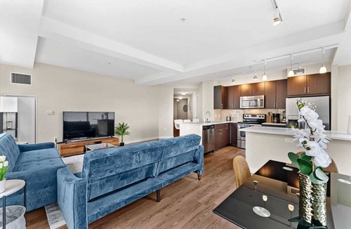 Bay Village Apartment | Spacious 2br 2ba unit in prime location downtown